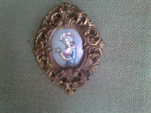 VINTAGE FRAMED PICTURE