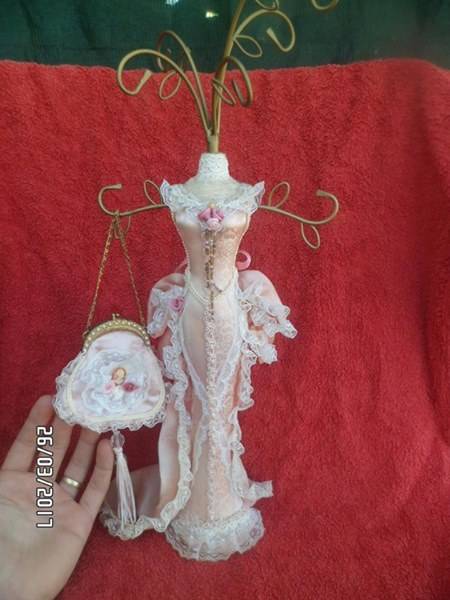 WOW STUNNING JEWELRY STAND WITH RING PURSE