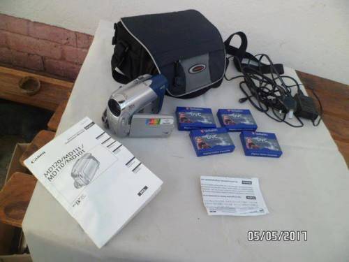 canon md120 video camera.great condition with lot extra