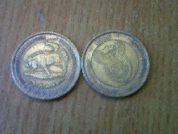 WOW ERROR 2005 R5 COIN.ROTATED DIE AS PER PICTURE