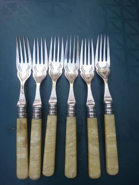 VINTAGE SILVER PLATED FISH KNIVES AND FORKS WITH MOTHER OF PEARL HANDLES