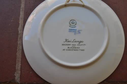 ROYAL COPENHAGEN CHRISTMAS PLATE 1966-IN EXCELLENT CONDITION