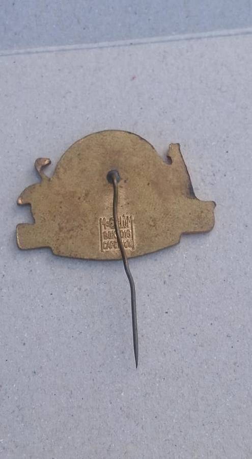 1889 RUGBY 1964 BADGE PIN IN TACK
