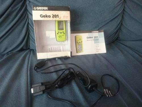 GARMIN Geko 201 Waterproof GPS Personal Navigator (WAAS-Enabled / Handheld).