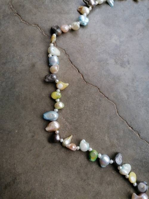 Vars water perels/fresh water pearls . Stunning string!!!!!