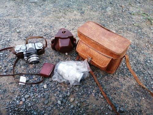 Edixa reflex camera with accessories. Zip problem