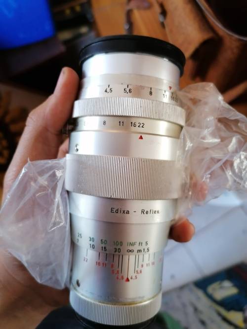 Edixa reflex camera with accessories. Zip problem