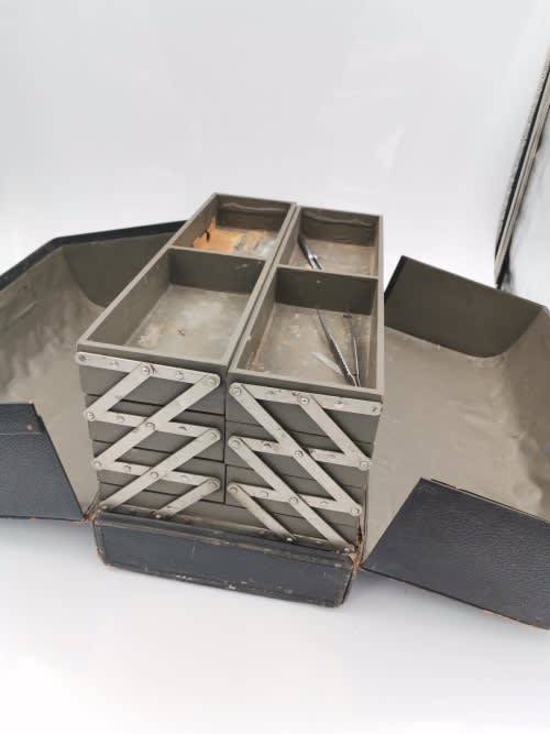 RARE VINTAGE LARGE DOCTORS CASE HIGHLY COLLECTABLE