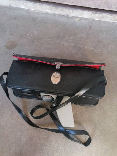 Vintage hanimex video camera, not tested. Don`t know how to operate it. Sold as is