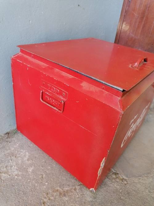 vintage Coca cola cooler box
