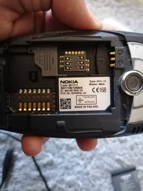 NOKIA 6600 NHL-10 GSM Symbian mobile phone, with charger, manual, ear piece and cd