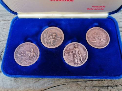 Montana Bicentennial medal collection produced by Roche jaune inc