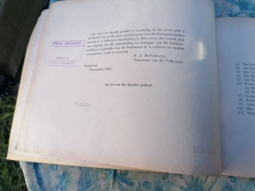 DIE PARLEMENTSGEBOU KAAPSTAD - R.J. McFARLANE, Op las van die speaker gedruk, 1964, 36 bladsye, ex-b