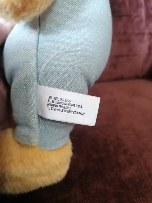 1995 Vintage Winnie the Pooh Plush Stuffy with Pocket Book. Mattel