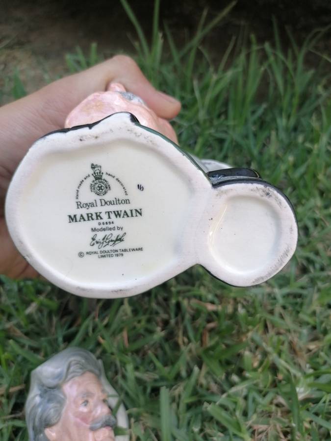 Royal Doulton D6694 Mark Twain Small Character Jug set