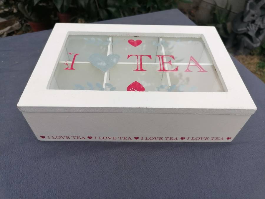 I love tea box/holder