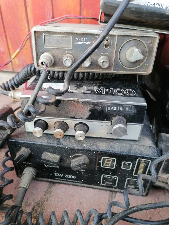 Joblot AM radios