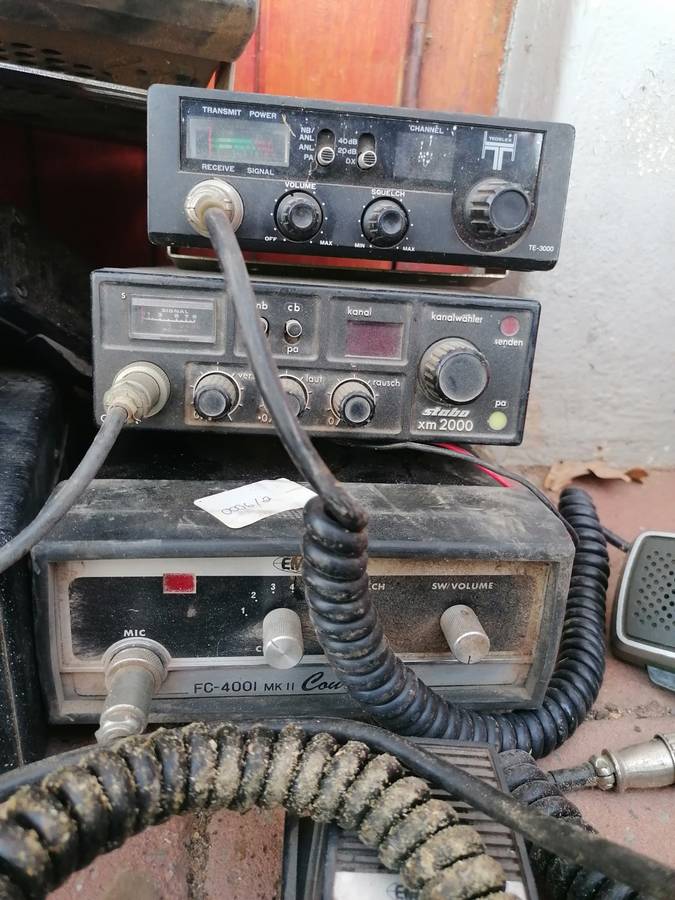 Joblot AM radios