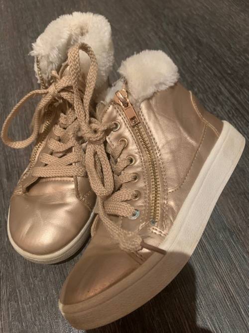 **Lovely girls boots just unpacked **