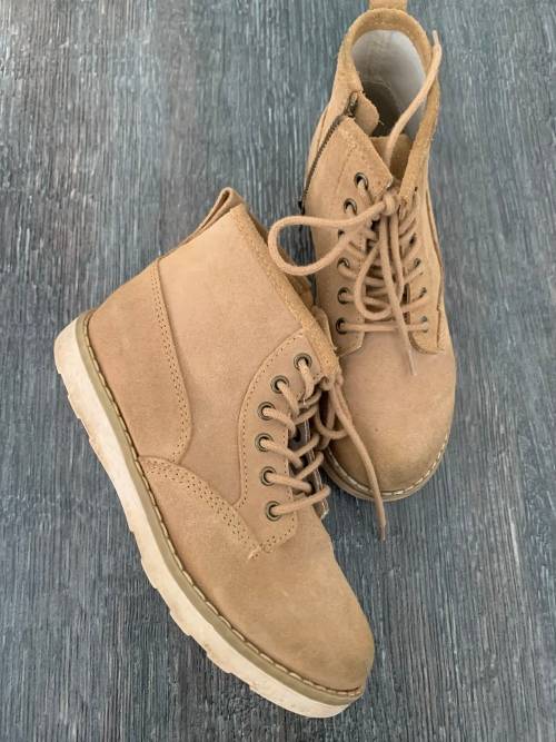 **Just Unpacked : Girls Country Road Boots**