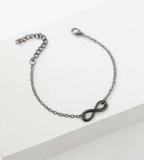 ** REDUCED TO CLEAR : Stunning 2 piece Watch with bracelet **