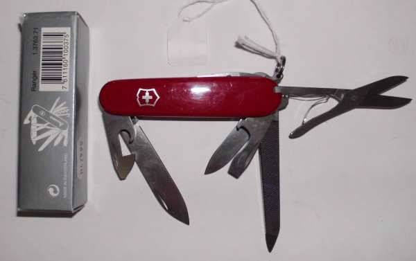 Victorinox Mountaineer NEW