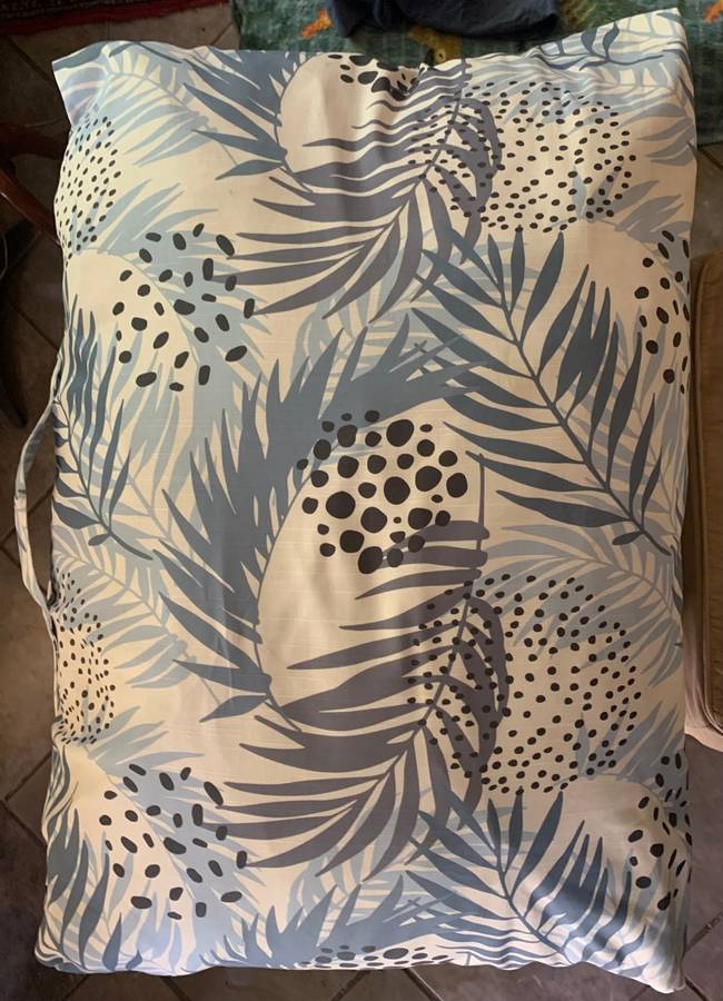 New Hills Large Dog Bed