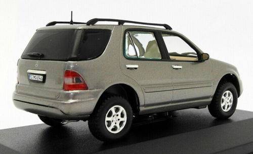 Mercedes ML 500 - Metallic Grey