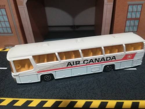 AIR CANADA MODEL BUS