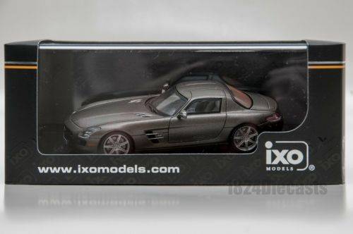 Mercedes SLS AMG 2010 grey,