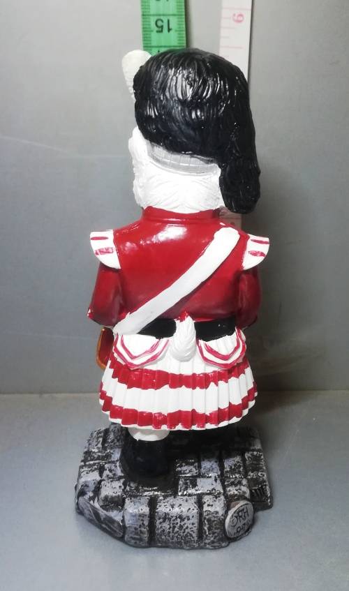 Scot`s Side Drummer Collectable Dog