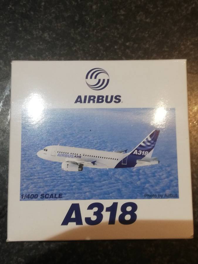 AIRBUS A318 1:400