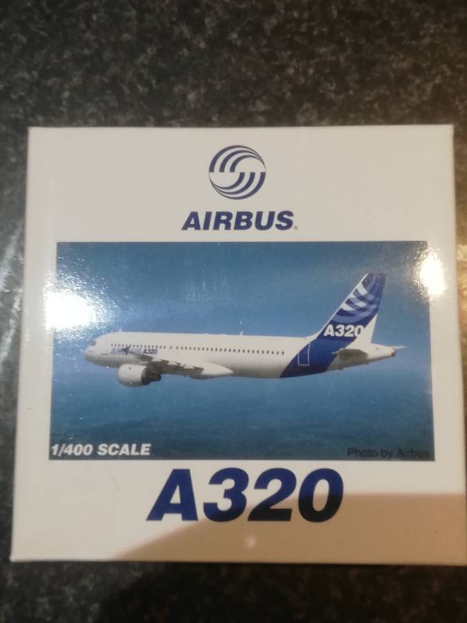 AIRBUS A320 1:400