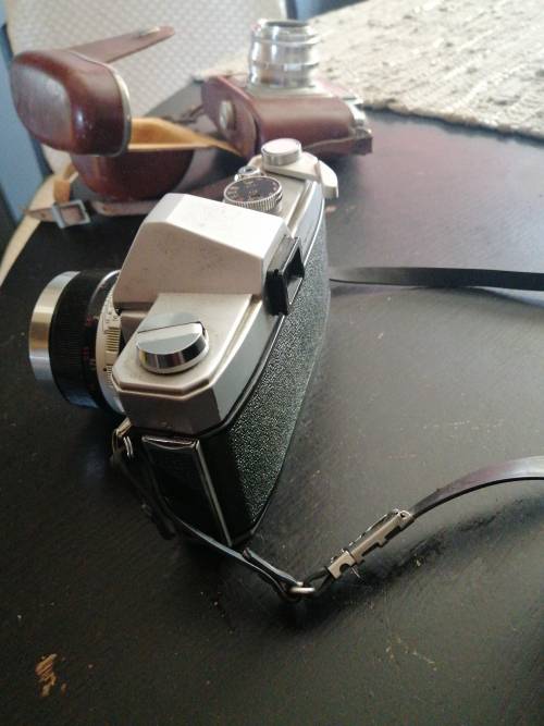 Camera lot, 3 working cameras, 2x 35mm and 1x Polaroid instamatic