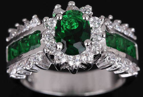 STUNNING EMERALD 18K WHITE GOLD FILLED DRESS RING