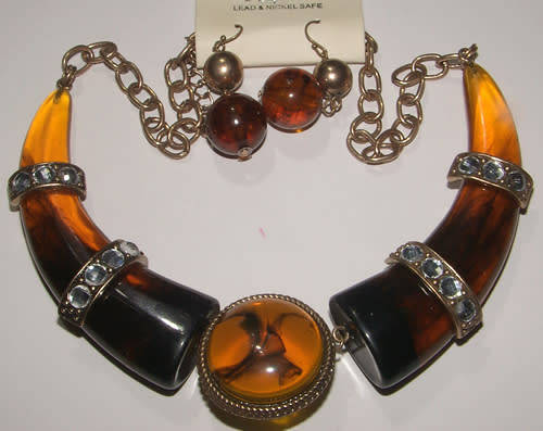 GORGEOUS AMBER AND  LUCUTE COPPER NECKLACE AND EARRINGS SET