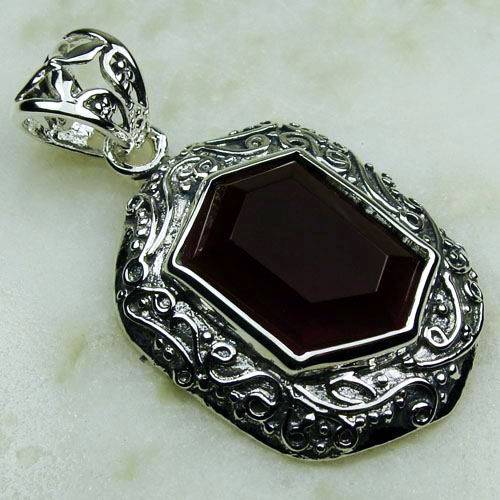***NATURAL GEMSTONES!!!***STUNNING NATURAL AMETHYST IN STERLING SILVER PENDANT!!!
