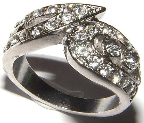 BEAUTIFUL RHINESTONE ENCRUSTED DRESS RING...BEAUTIFUL!