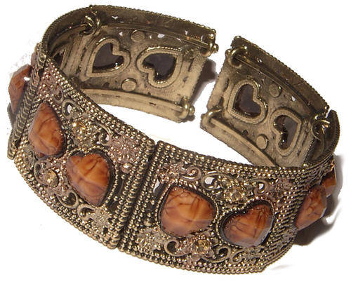 ***NEW!!!*** DESIGNER INSPIRED VINTAGE STYLE HEARTS BANGLE!