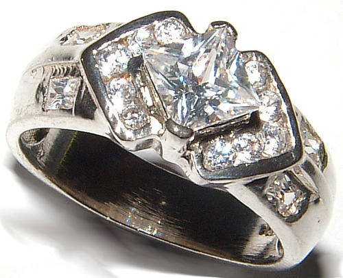***NEW!*** - DIAMOND SIMULANT STERLING SILVER SOLITAIRE ENGAGEMENT RING.