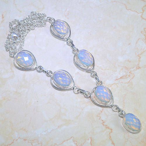 ****PURE BEAUTY IN NATURAL GEMSTONES!!****STUNNING OPALITE GEMSTONE NECKLACE!