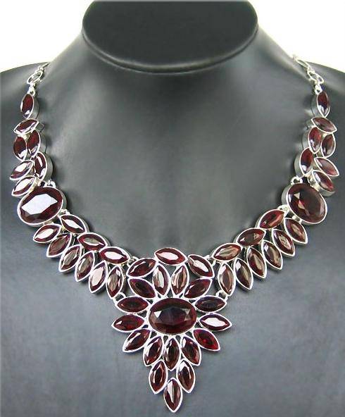 ****INCREDIBLE DESIGN!!****ONE OF A KIND GARNET GEMSTONE NECKLACE!