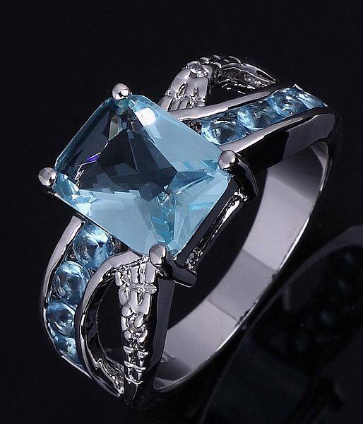 ***WOAW!!!***STUNNING AQUAMARINE COCKTAIL DRESS RING!!!