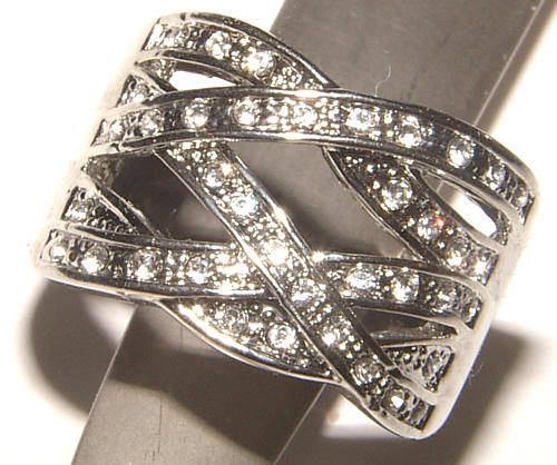 **SIZE Q 1/2**BEAUTIFUL RHINESTONE ENCRUSTED DRESS RING - ***NEW!***