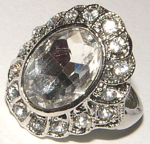 **SIZE 7 **GORGEOUS BOLD DRESS RING WITH LUCITE CRYSTAL AND RHINESTONES!