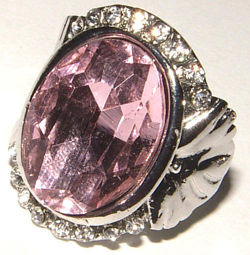 **SIZE 7.5 **GORGEOUS BOLD DRESS RING WITH LUCITE CRYSTAL AND RHINESTONES!