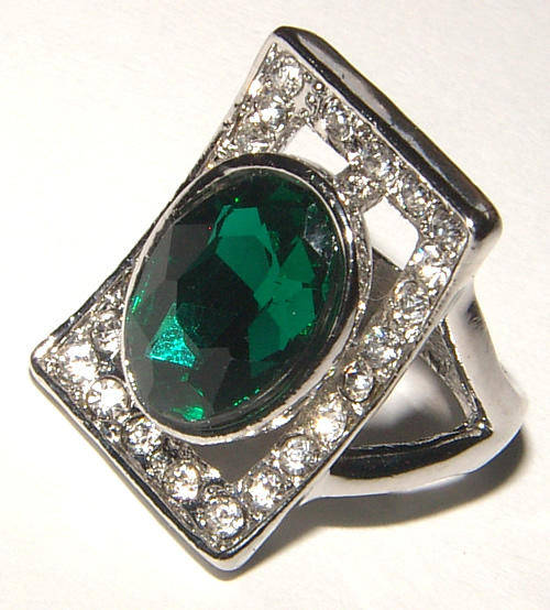 **SIZE 7.25 **GORGEOUS BOLD DRESS RING WITH LUCITE CRYSTAL AND RHINESTONES!