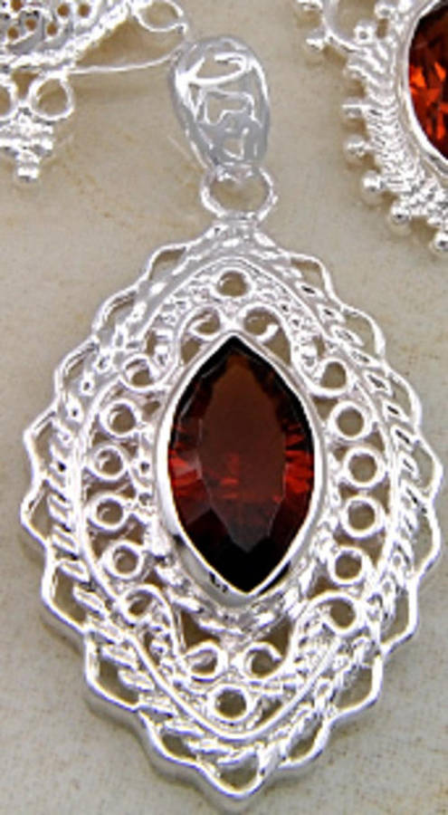 ***GORGEOUS AND NEW!!!***STUNNING BRAZIL CITRINE IN STERLING SILVER PENDANT!!!