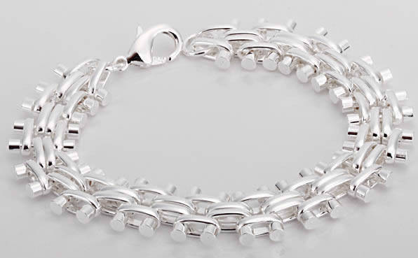 ***L@@@@K!!*** STUNNING SILVER BRACELET WITH FANCY LOBSTER CLASP!!
