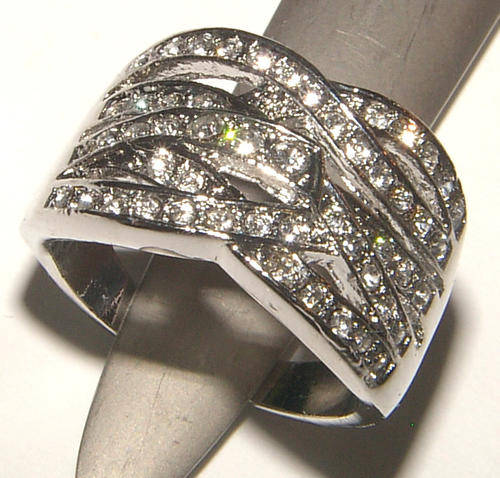 BEAUTIFUL RHINESTONE ENCRUSTED DRESS RING - ***NEW!***